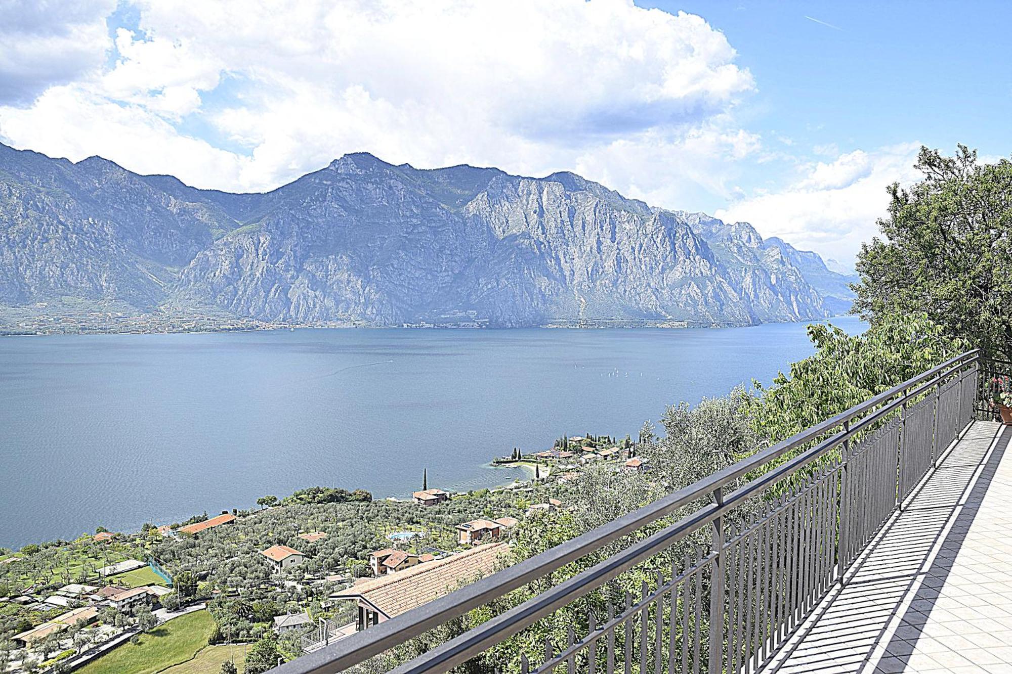 La Terrazza Sul Lago Мальчезіне Екстер'єр фото